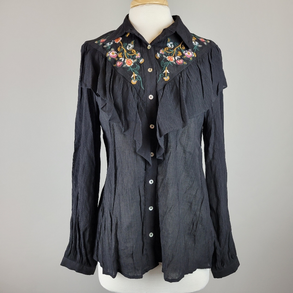 NWOT Shop The Trends Floral Top